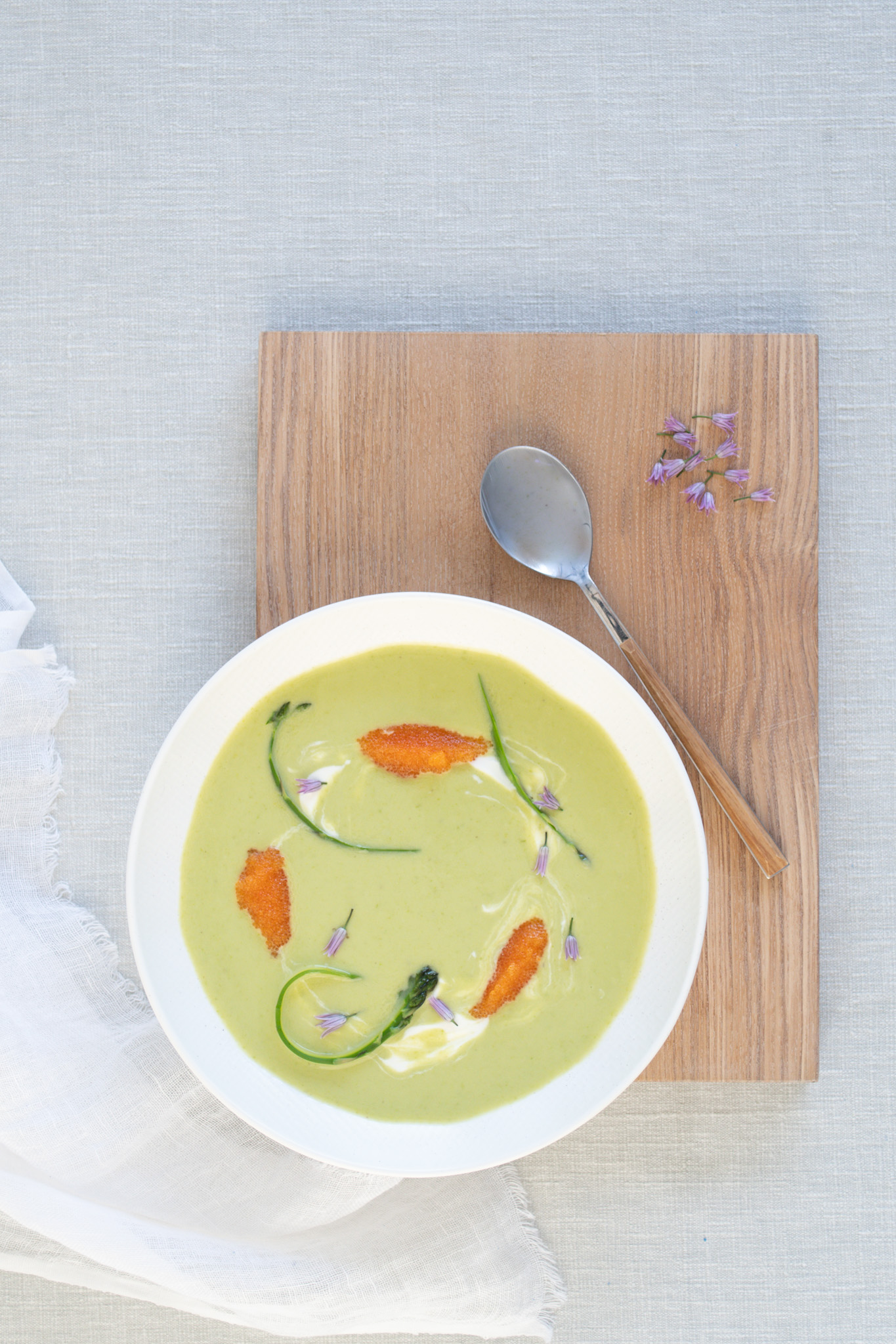 Chilled asparagus soup