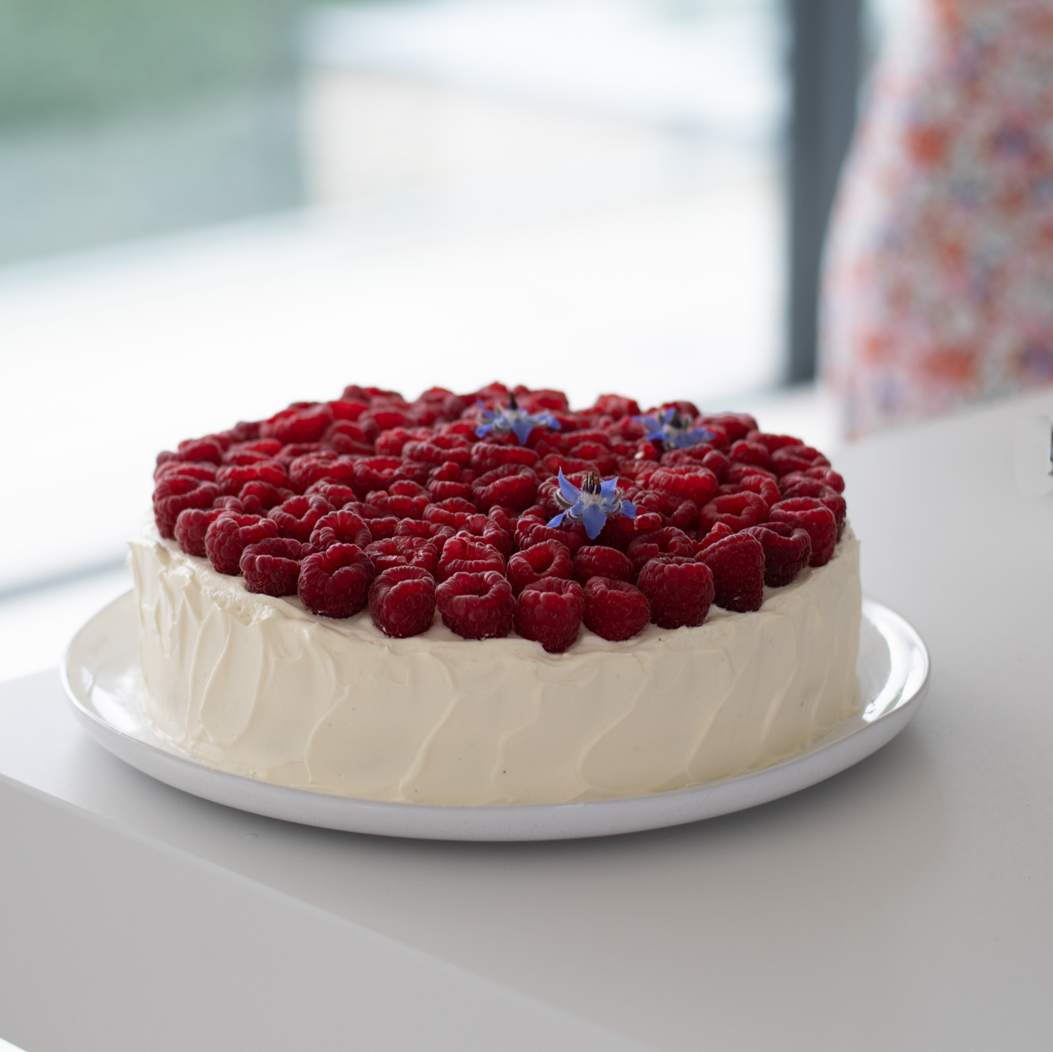 Featherlight Raspberry Cream Cake - Nordic Kitchen stories