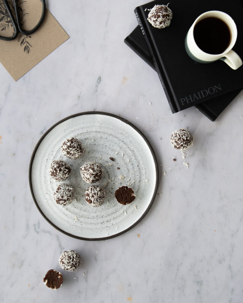 Healthy Swedish Chocolate Balls (Chokladbollar)